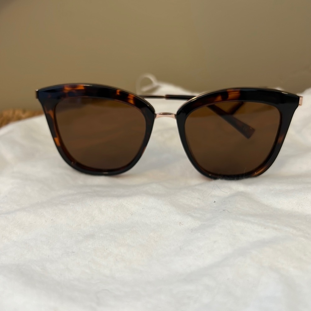 LeSpecs Polarized Caliente glasses